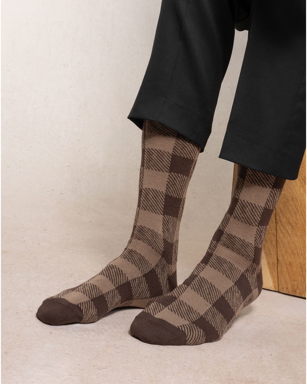 BLFM 7097 DR3 BROWN merino-wool-checked-socks