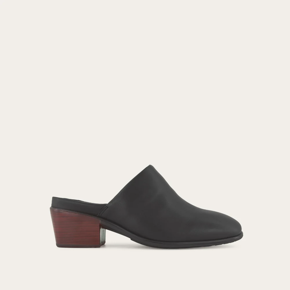 NAOT Dedicate Jet Black Leather