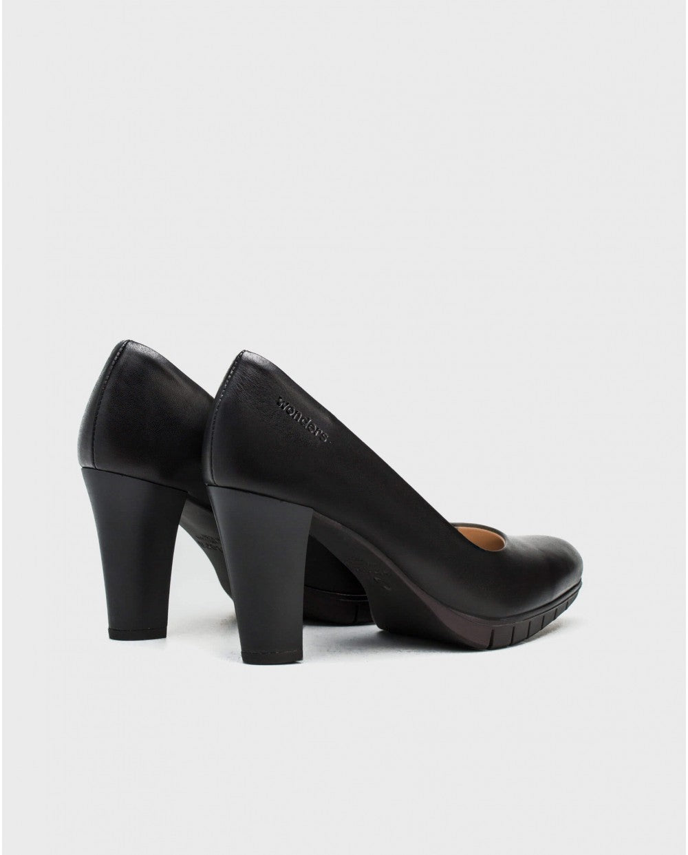 WND 1183-220 BLACK LEA PUMP