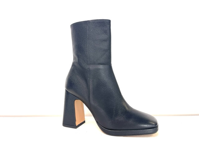 LDI LIN2016-290 BLACK LEA
