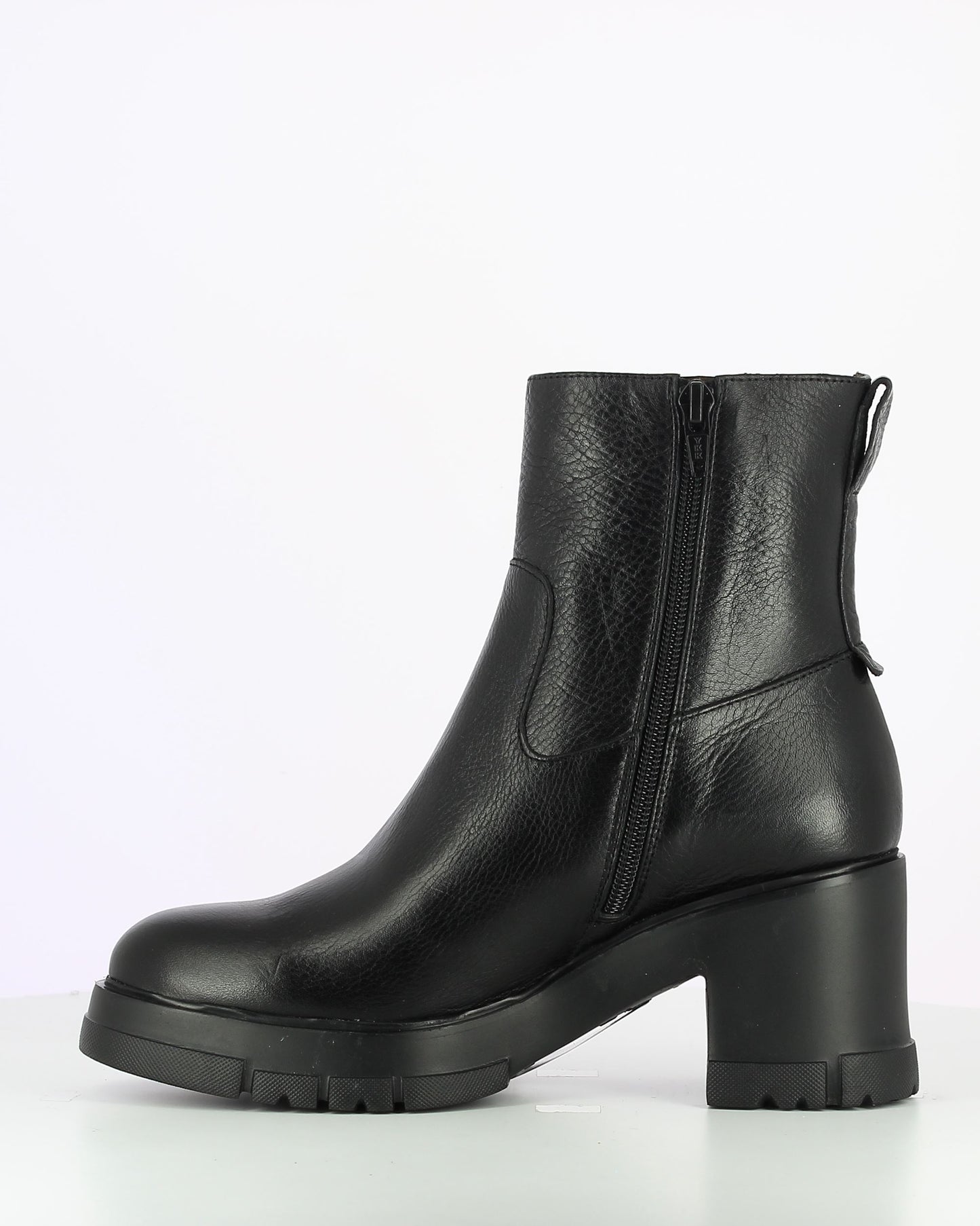 WND 1164-300 Vacheta Black