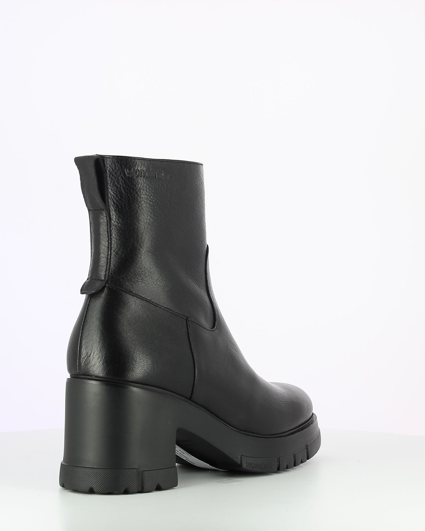 WND 1164-300 Vacheta Black