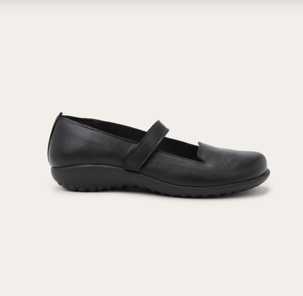 NAOT PURINI BLACK JET LEATHER