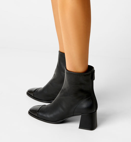 LC FREDA-535 BLACK LEATHER