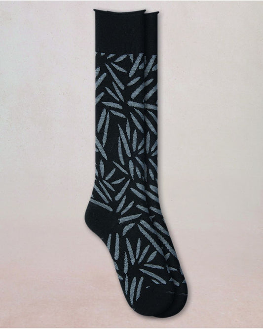 BLF 6561 AR5 BLK fine-wool-wild-leaf-knee-highs