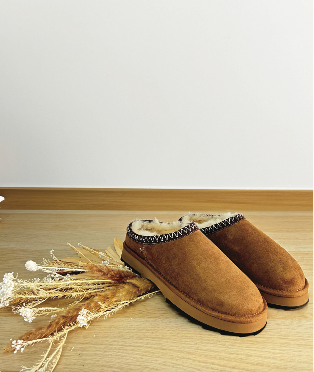 EMU 310-120 SHARKY SCUFF CHESTNUT