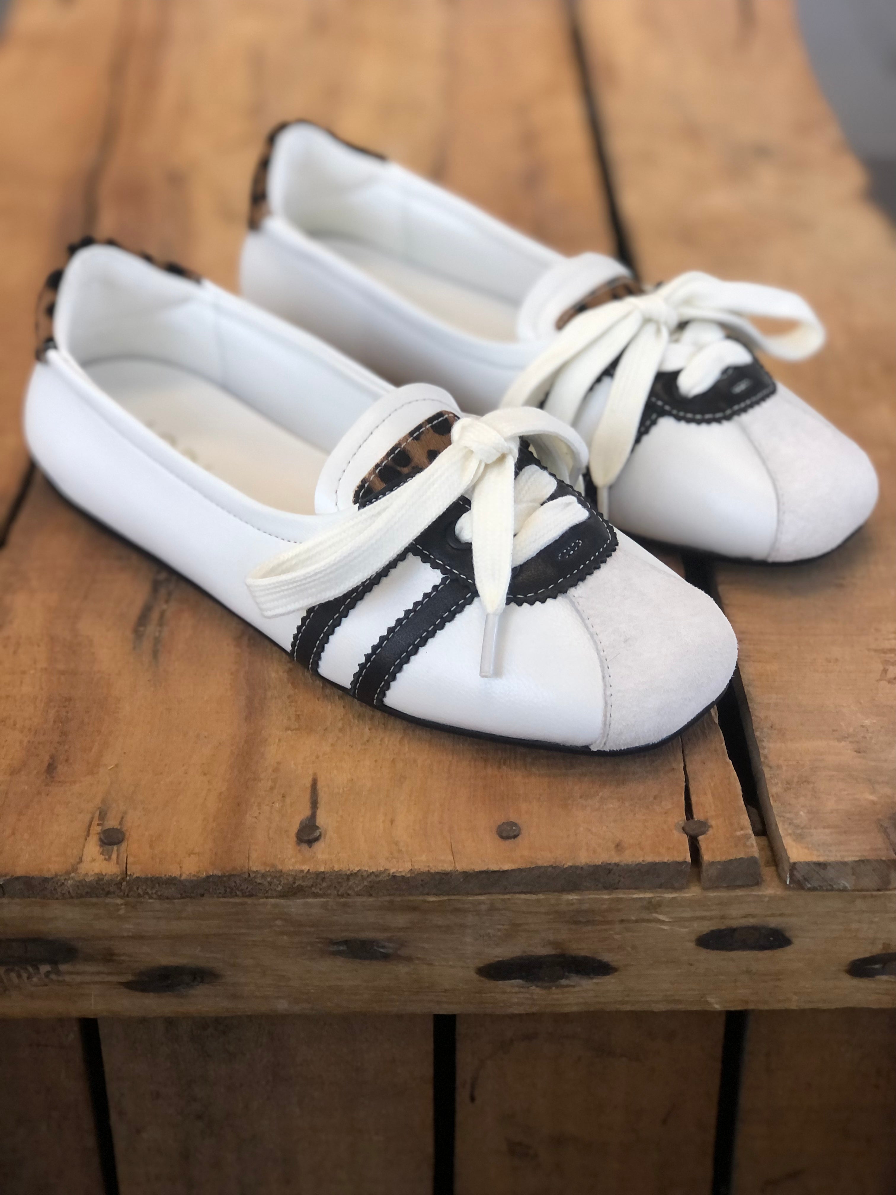 LDI Beto-260 Black & White sneakerina