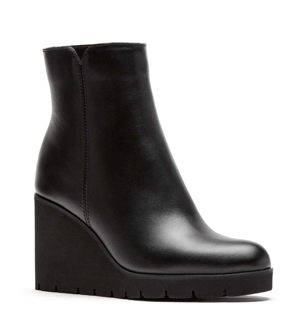 LC GO BLACK LEATHER WEDGE BOOTIE