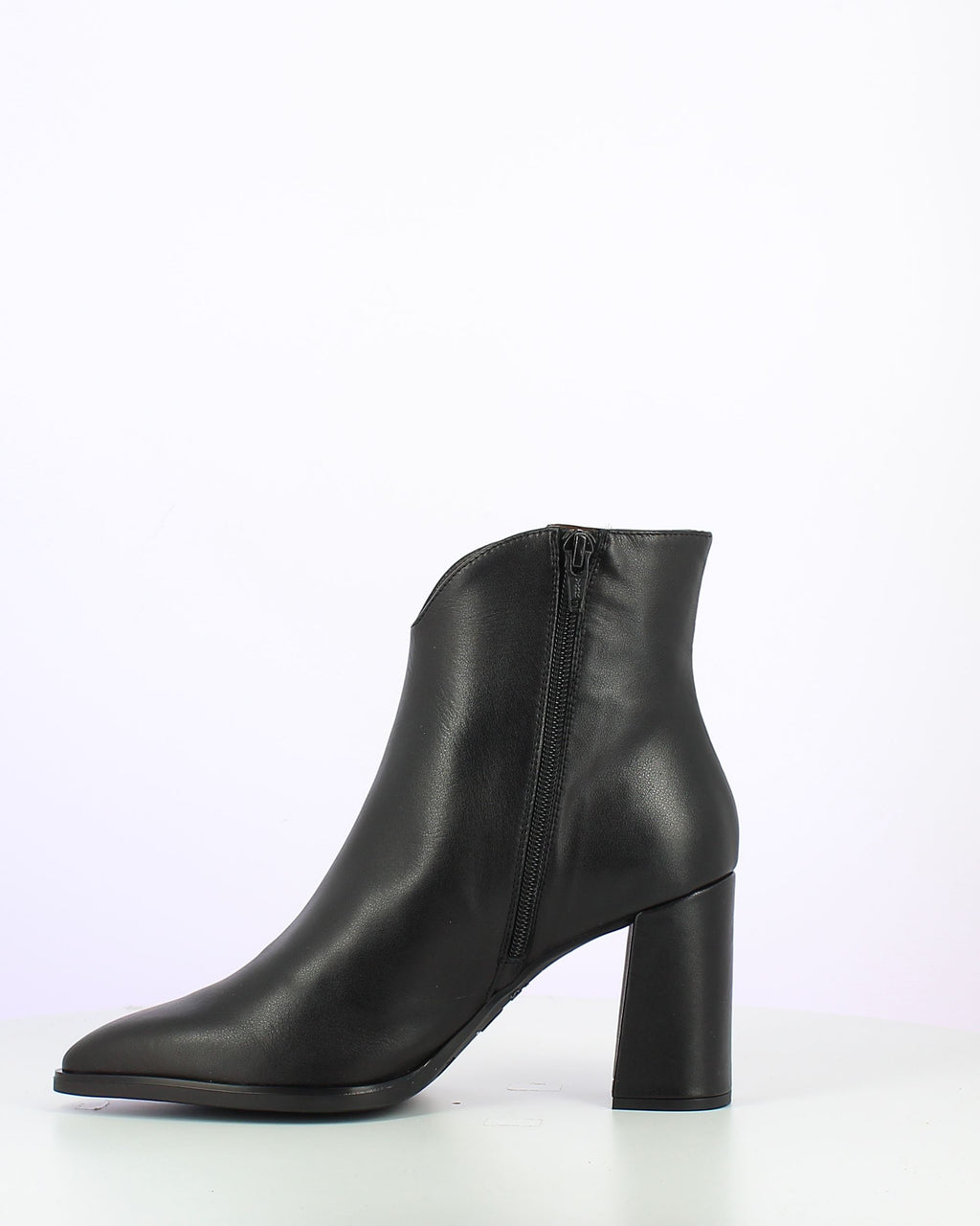 WND 1216-320 ISEO BLACK