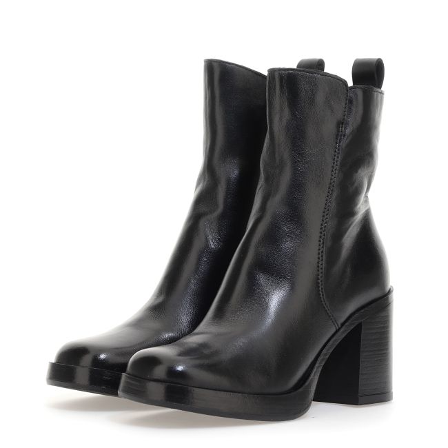 MJ 1243-300 BLACK PLATFORM HEEL SHORT