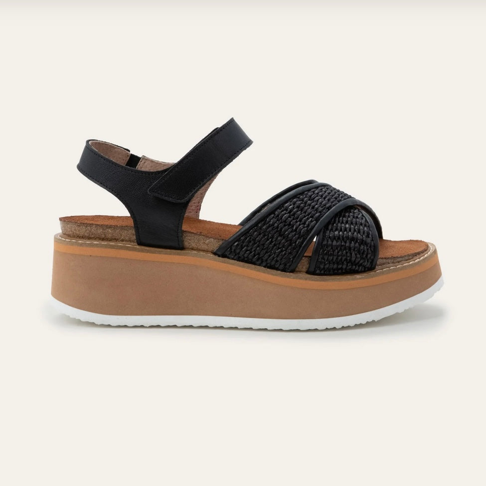 NAOT PAVLOVA BLACK LEATHER W RAFFIA