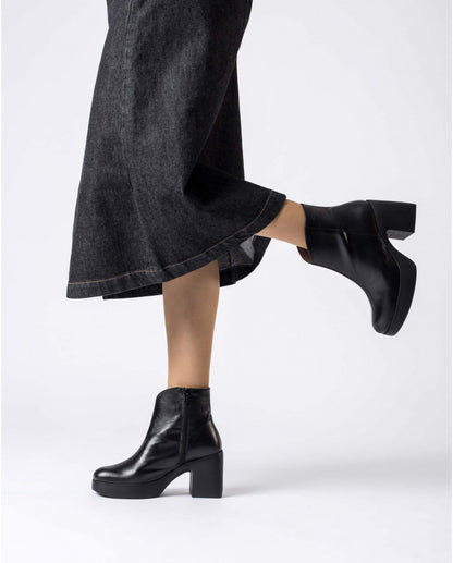 WND 1232-290 NERO Black leather