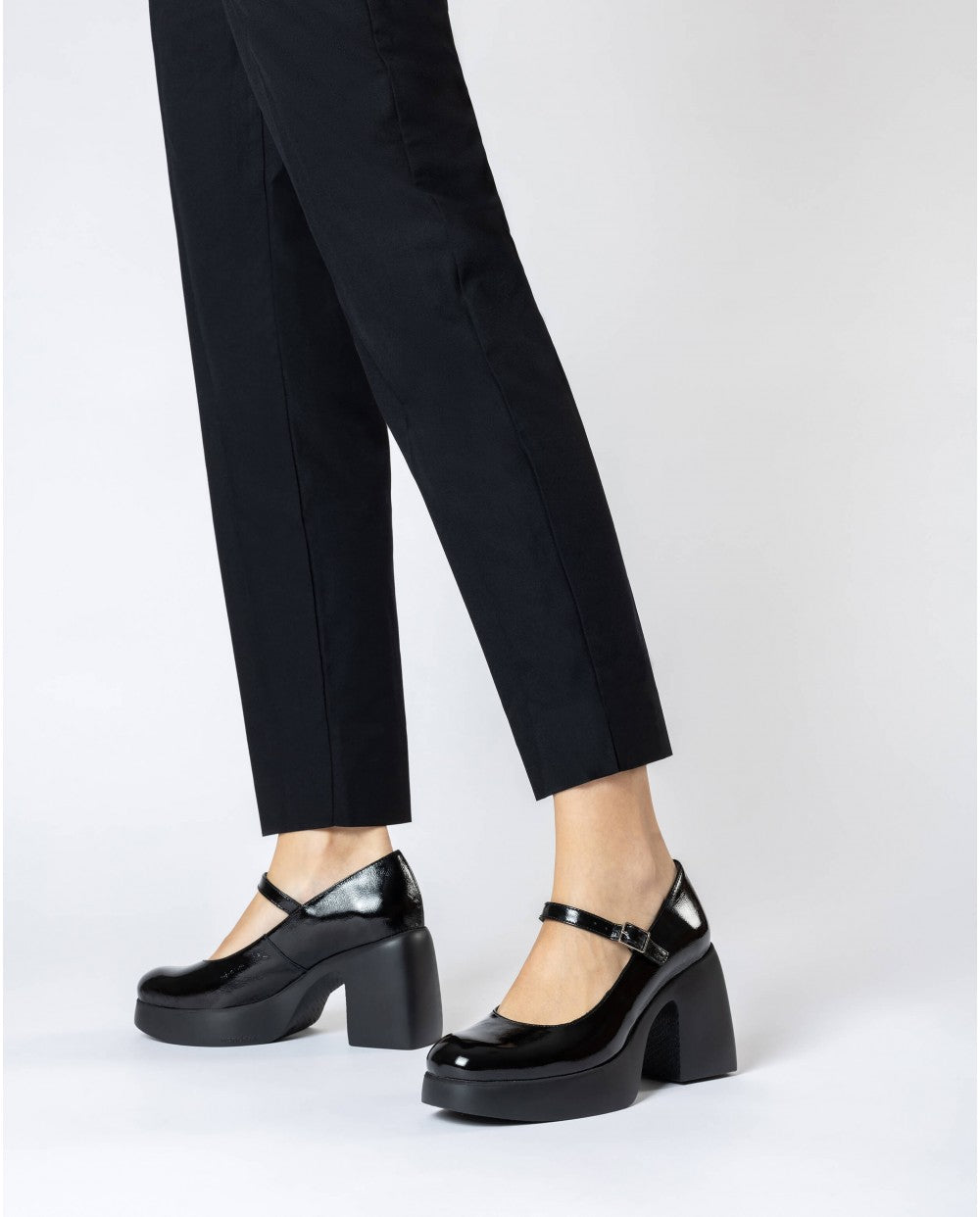 WND 0180-250 BLACK PAT MJ