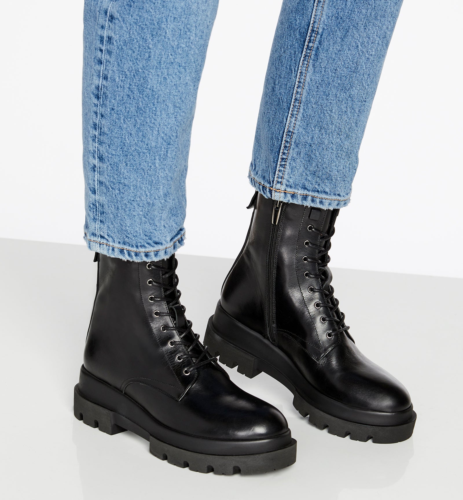 LC BRENDAN-550 BLACK LEATHER