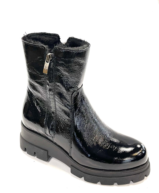 LC Zelda-585 Black Patent