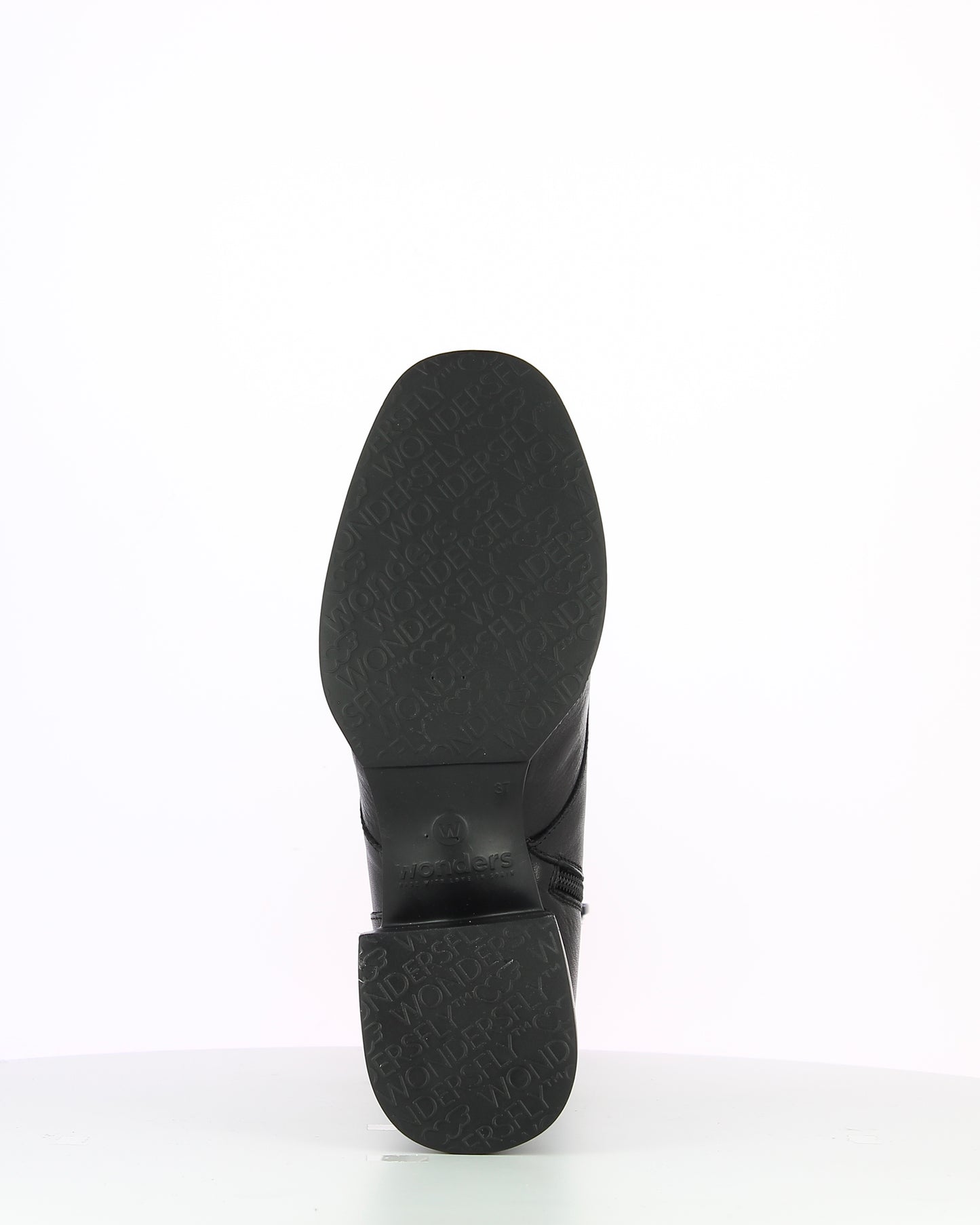 WND 1160-320 Black Vachetta