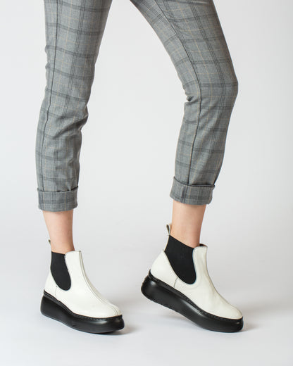 WND 5155-260 Milk Chelsea boot