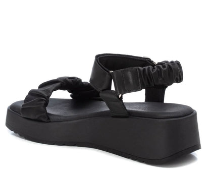 CAR 138-150 Black leather