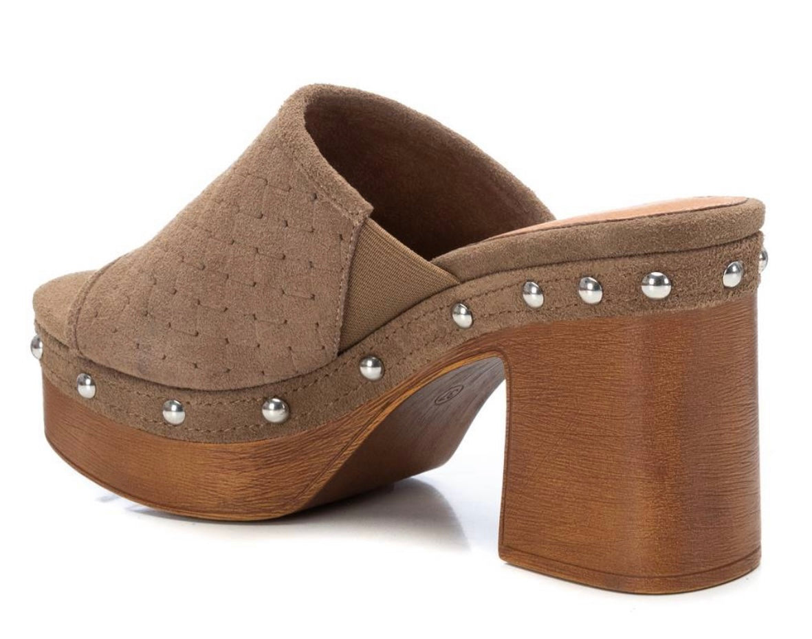 CAR 331-180 Taupe suede slide