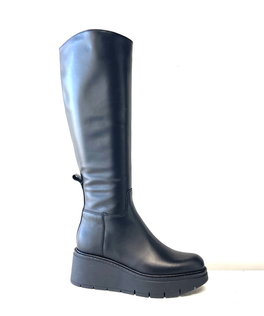 LC Genna-635 Black Leather